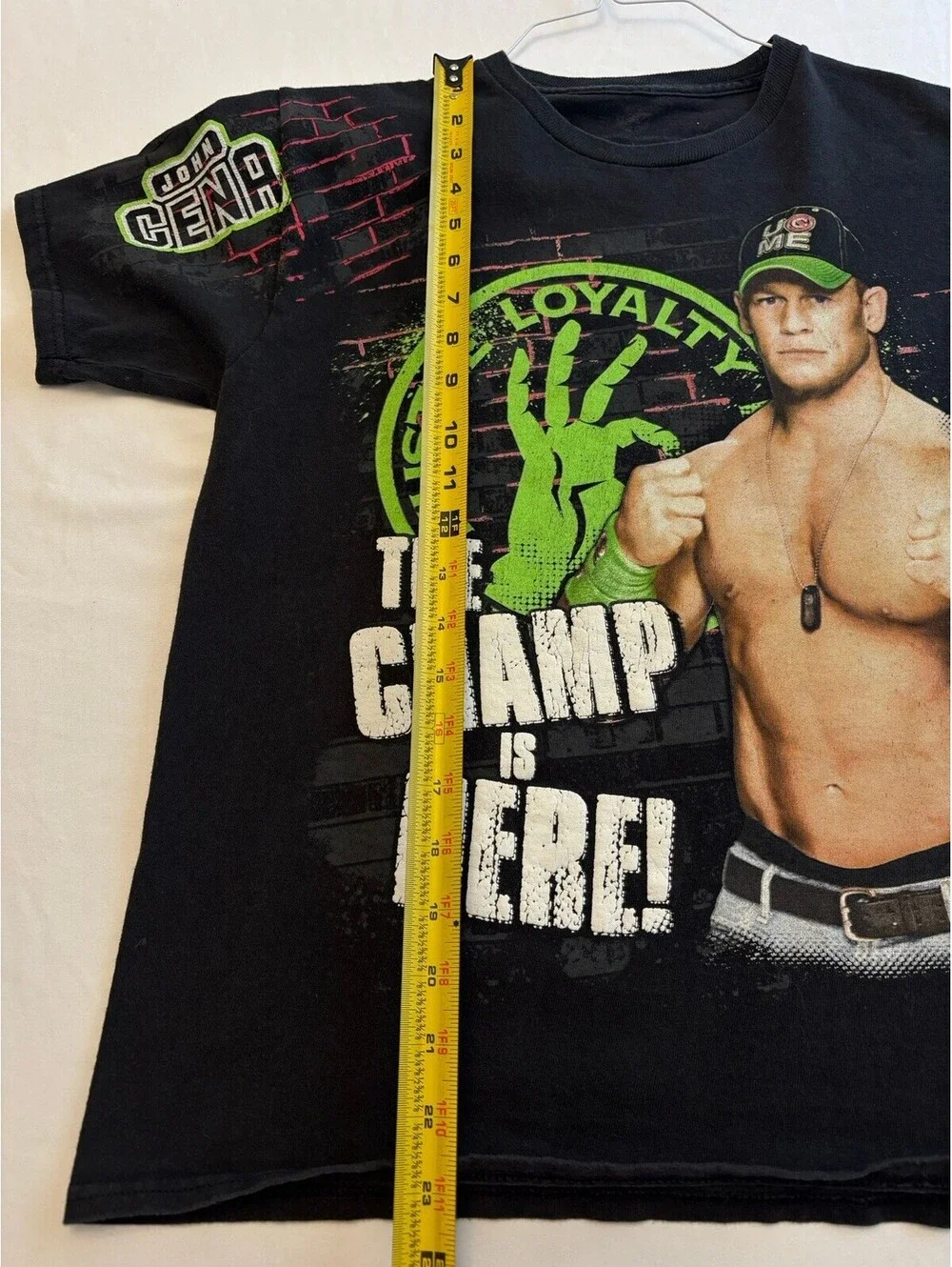 Boys WWE John Cena “The Champ Is Here” You Can’t See Me T-Shirt Large